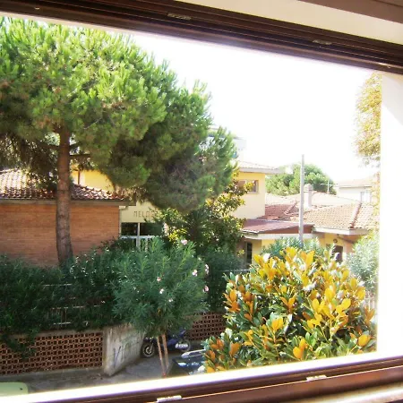 Casa Mario Dei Pini * 维亚雷焦